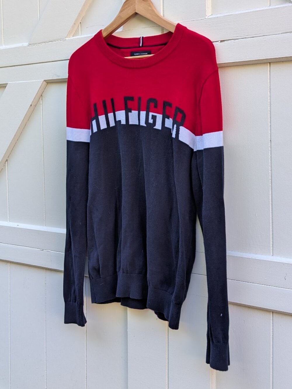 Tommy Hilfiger Red White Navy Colorblock Arched Hilfiger Logo Sweater M